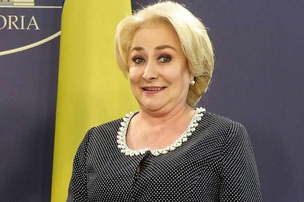 Cartea Vioricări Dăncilă, plină de greșeli gramaticale și ciudățenii: „Eram singură în fața a cinci bărbați.”