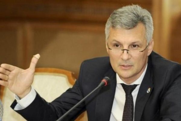 Daniel Zamfir, către Cîțu: adu-ți banii din off-shore-uri!
