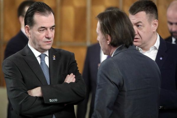 Moțiunea de cenzura și roata minciunilor