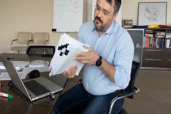 Moțiunea simplă: Ghinea de la zero, la abis