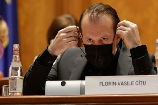 Doar cu voturile PSD și AUR, moțiunea de cenzură a căzut 