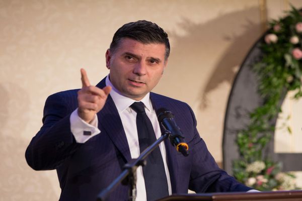 Alexandru Petrescu conduce lupta PSD împotriva lui Clotilde Armand 