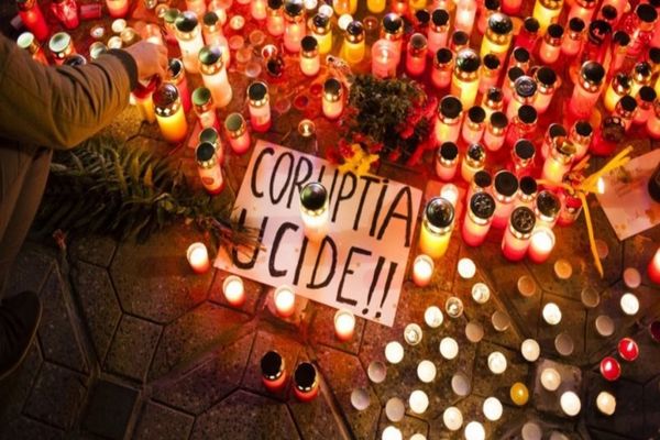 Ponta îl ia pe Cîțu peste picior. Paralela Petromidia-Colectiv