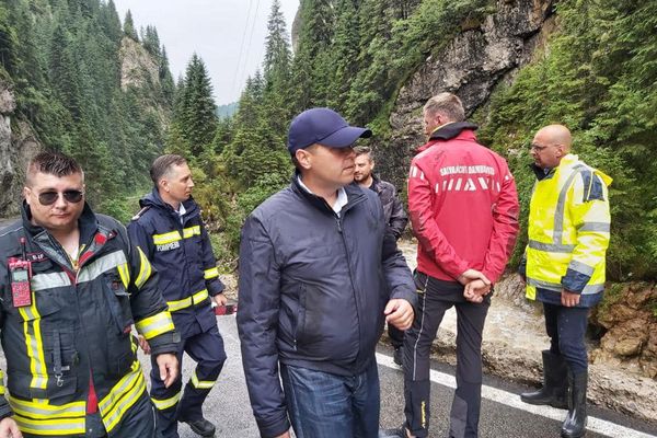 Președintele CJ Dâmbovița a găsit soluții pentru evacuarea turiștilor blocați în Cheile Tătarului
