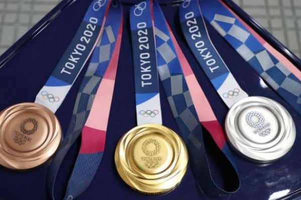 Adrian Năstase numără medaliile olimpice ale regimului Iohannis