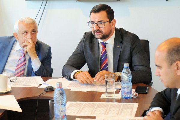 Din ce cauză și-a dat Adrian Chesnoiu demisia