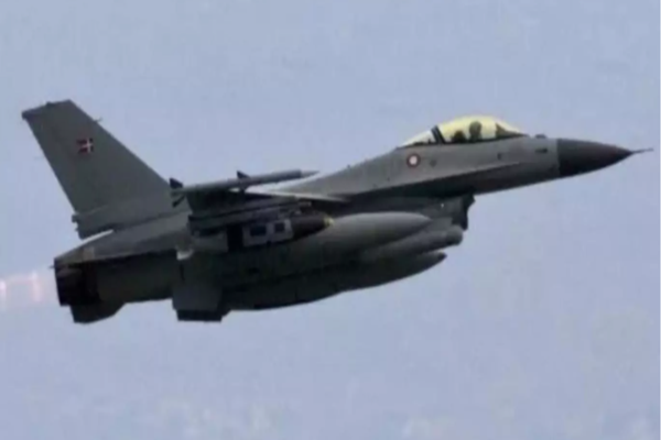 România SUSPENDĂ dreptul de survol şi de aterizare pe teritoriul său pentru aeronavele companiilor ruseşti