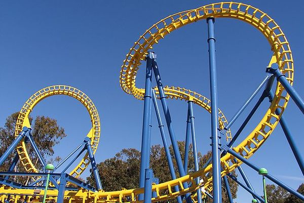 O LUME NEBUNA,NEBUNA?