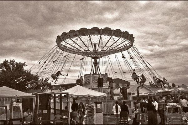 BÂLCIUL DEȘERTĂCIUNILOR?