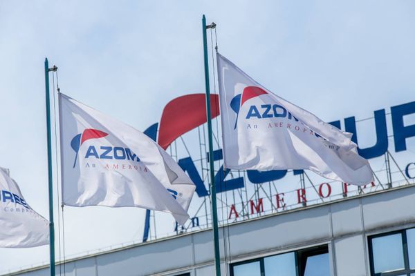 Azomureș reia parțial producția de îngrășăminte