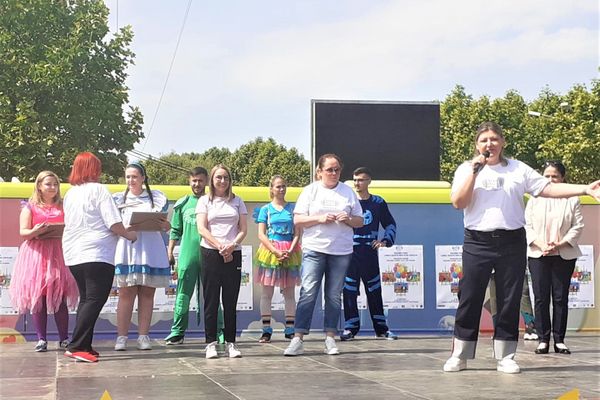 Daniel Băluță a invitat-o pe Gabriela Szabo să se joace cu copiii