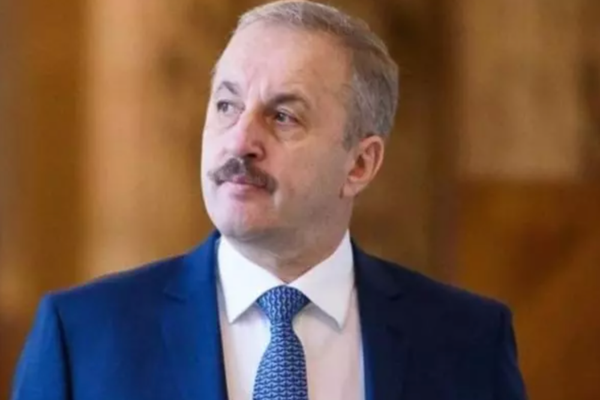 Vasile Dîncu, la Miercurea-Ciuc: Respectăm minoritatea și vrem ca și noi și simbolurile noastre să fim respectați