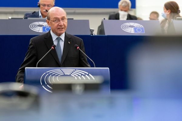 Mitrea nu crede că există cineva mai anti-rus decât Traian Băsescu 