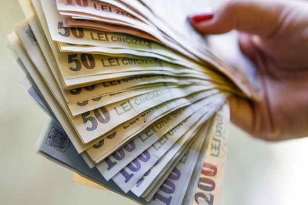 PREMIERUL MARCEL CIOLACU: BUGETUL, APROBAT ÎN GUVERN PÂNĂ LA FINALUL LUNII IANUARIE