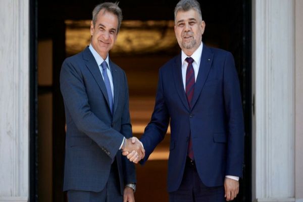 Marcel Ciolacu s-a întâlnit cu premierul grec Kyriakos Mitsotakis, la Atena: „Să ne apropiem de aderarea la Schengen”