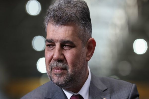 Marcel Ciolacu, între Klaus Iohannis și Eduard Hellvig 