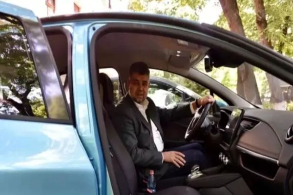 Marcel Ciolacu, în vizită la uzina de Automobile Dacia din Mioveni