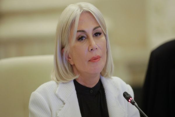 RALUCA TURCAN, ATAC LA PSD: ESTE CA ŞI CUM VULPEA AR ŢINE PREDICI DESPRE PAZNICI