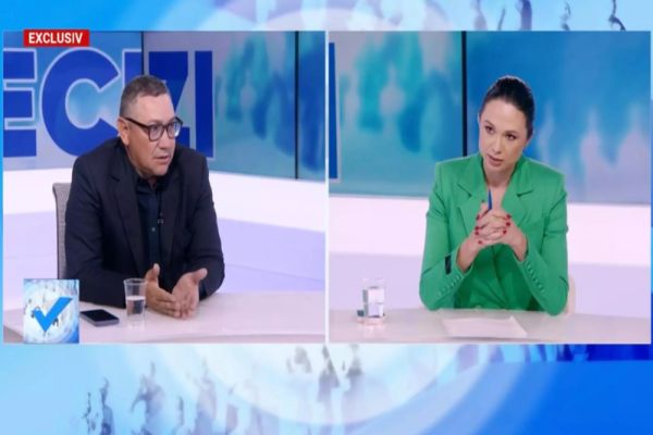 TU DECIZI! VICTOR PONTA, PREVIZIUNI DESPRE PREZIDENȚIALE: NU CÂȘTIGĂ NIMENI DIN PRIMUL TUR. SIMION E UN PILOT BUN, DAR SE BATE CU MECANICII. LASCONI SE PRICEPE LA TOT ȘI NIMIC