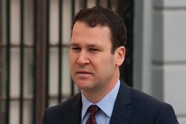 ROBERT NEGOIȚĂ, REPLICĂ DURĂ ÎN SCANDALUL PLANȘEULUI DE LA UNIRII: NICUȘOR DAN ȘTIE DOAR SĂ STRICE ȘI SĂ DEMOLEZE