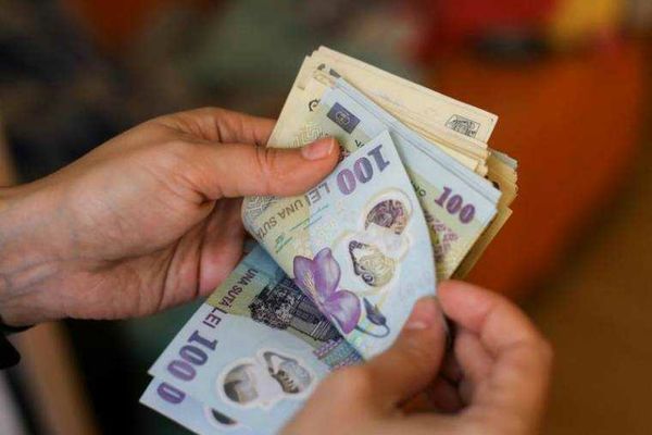 MINISTRUL FINANȚELOR: „ÎN ULTIMII 4 ANI SALARIUL MINIM A CRESCUT CU 75%. NU E MOMENTUL ÎNCĂ PENTRU O NOUĂ MAJORARE”