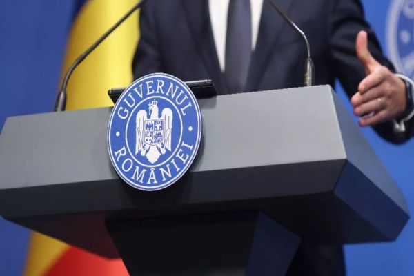 CELE 3 SCENARII PENTRU VIITORUL GUVERN: CE SE NEGOCIAZĂ ACUM. NUMELE VEHICULATE PENTRU PRINCIPALELE MINISTERE