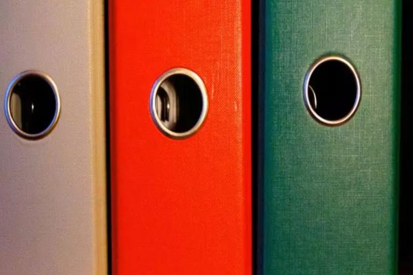 DOCUMENTELE DIN ARHIVA SIPA, FOLOSITE CA MONEDĂ DE ȘANTAJ ÎN TIMPUL MANDATULUI MONICĂI MACOVEI? DE CE ERA DAN TĂPĂLAGĂ NELIPSIT DIN BIROUL FOSTULUI MINISTRU