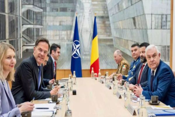 MINISTRUL APĂRĂRII, ANGEL TÎLVĂR, ÎNTREVEDERE CU ȘEFUL NATO