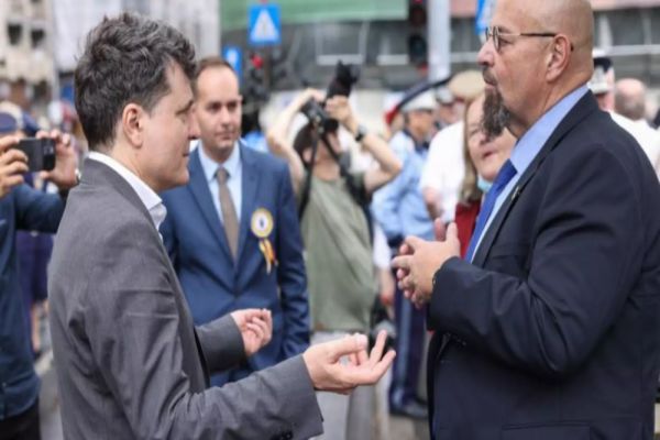 SCANDAL MONSTRU ÎNTRE PIEDONE ȘI NICUȘOR DAN. EDILUL CAPITALEI, COMPARAT CU UN GÂNDAC