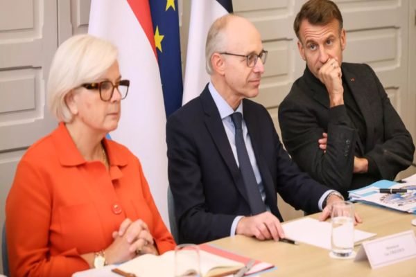 FRANȚA ÎȘI TRIMITE MINISTRUL APĂRĂRII ÎN ROMÂNIA DUPĂ ANUNȚUL RETRAGERII TRUPELOR AMERICANE