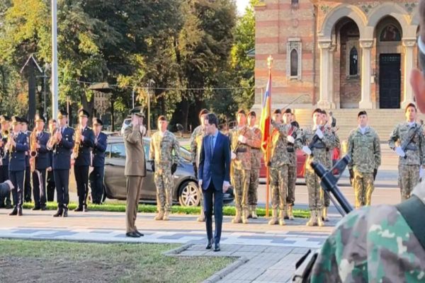 GAFELE ÎN CASCADĂ ALE PREȘEDINTELUI NICUȘOR DAN AU AJUNS SĂ-I ÎNGROZEASCĂ PÂNĂ ȘI PE SUSȚINĂTORII SĂI: "NU MAI DISTRIBUIȚI, NE FACE DE RÂS!"