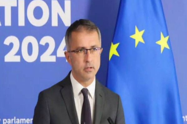 REACȚIE DEVASTATOARE A EUROPARLAMENTARULUI PSD DRAGOȘ BENEA LA PROPUNEREA UE CA MINORII SĂ-ȘI ALEAGĂ GENUL: "JENANT SĂ CONSTRUIM O REALITATE PARALELĂ ŞI SĂ FACEM DIN ASTA O MISIUNE A UNIUNII EUROPENE!"