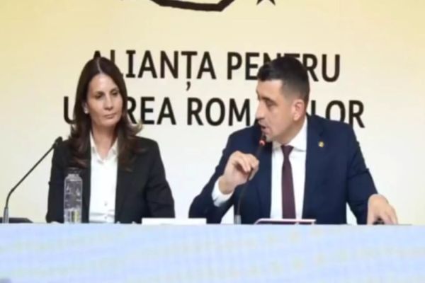GEORGE SIMION: „ALEGEREA AUR PENTRU O CANDIDATURĂ CU ȘANSE LA PRIMĂRIA CAPITALEI ESTE ANCA ALEXANDRESCU” - LIVE TEXT