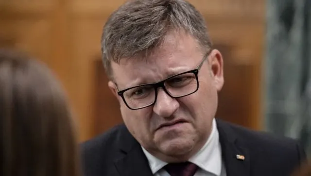 Budăi atacă PNL și USR: „Boicot la tribună, prezență la bani. Românii strâng cureaua, ei se luptă pentru funcții”