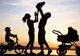 SUNTEM O FAMILIE?